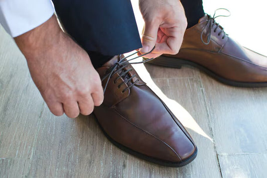7 zapatos de moda para hombre en tendencia: lo retro protagoniza el 2025